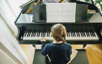 这四种不同气质的学生，钢琴教师应该如何因材施教？