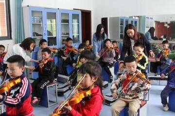 渝北茨竹：小提琴照亮孩子们的梦想