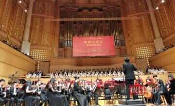 听！江汉大学师生在琴台音乐厅唱响大武汉