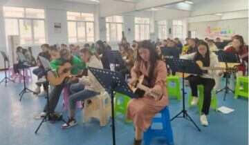 道真自治县教育体育局组织开展吉他音乐教师培训