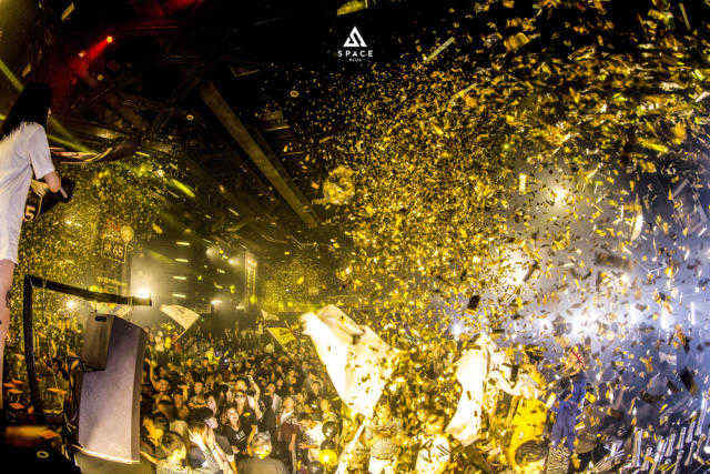 重庆第一家百大club新鲜出炉，汇集最顶尖的电子音乐，天天排队到爆满