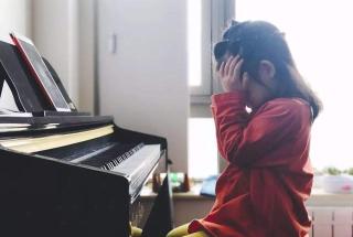 钢琴考级遇上女儿的眼泪，我选择了“坚持”