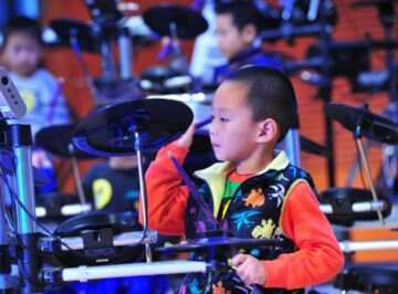 儿童音乐技能培养是实现儿童音乐美育的重要基础，这一点不可忽视