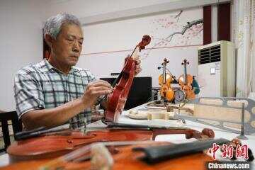 河北农民痴迷小提琴制作37年把木头做成有“生命”的乐器