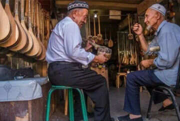 喀什千年古街，乐器匠人的高歌回荡