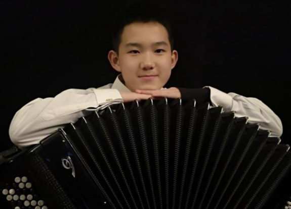 中国选手王笙扬获CMA世界手风琴锦标赛第三名