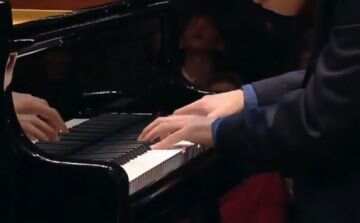 鲁宾斯坦国际钢琴比赛冠军揭晓；吉他演奏者拉斐尔·费拉特发行新专辑《巴洛克面孔》