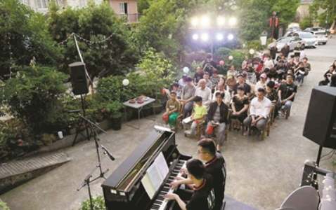 钢琴音乐会办到村民家中  西湖区打通公共文化服务“最后一公里”