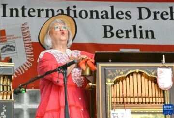 德国柏林举行手摇风琴艺术节